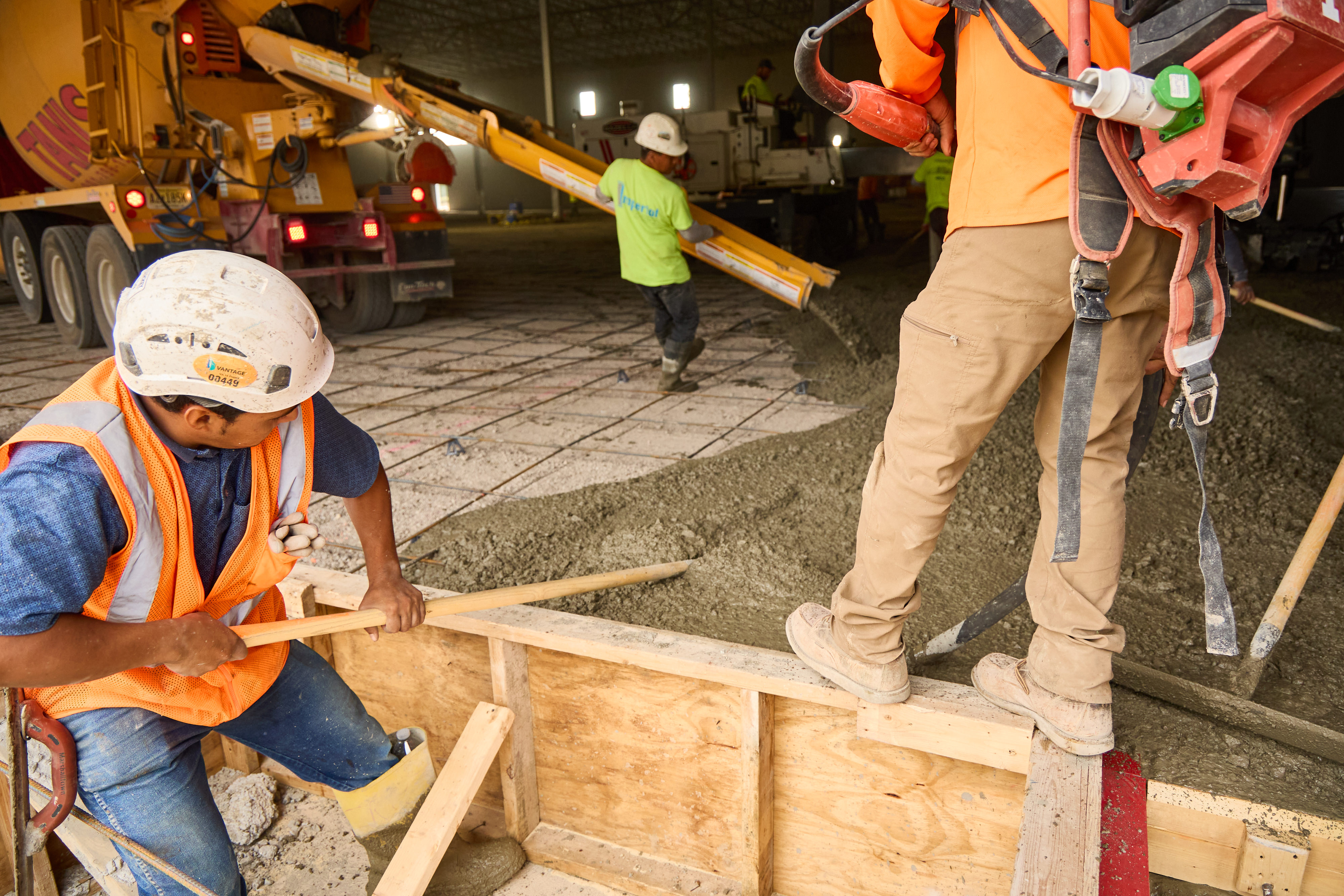 What Is a Tenant Improvement Allowance? A Guide to Who Pays for Warehouse Buildouts 