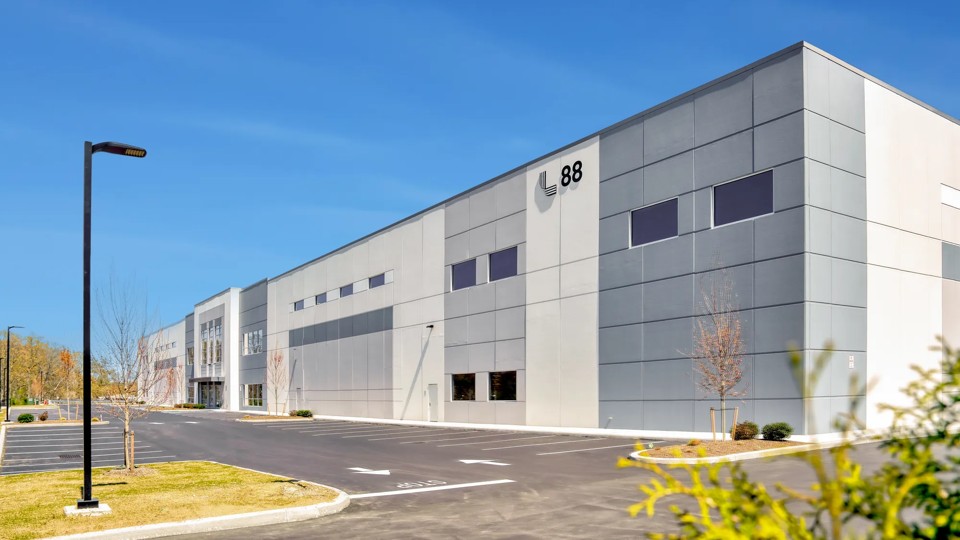 88 Parkway Drive South, Hauppauge, NY 11788