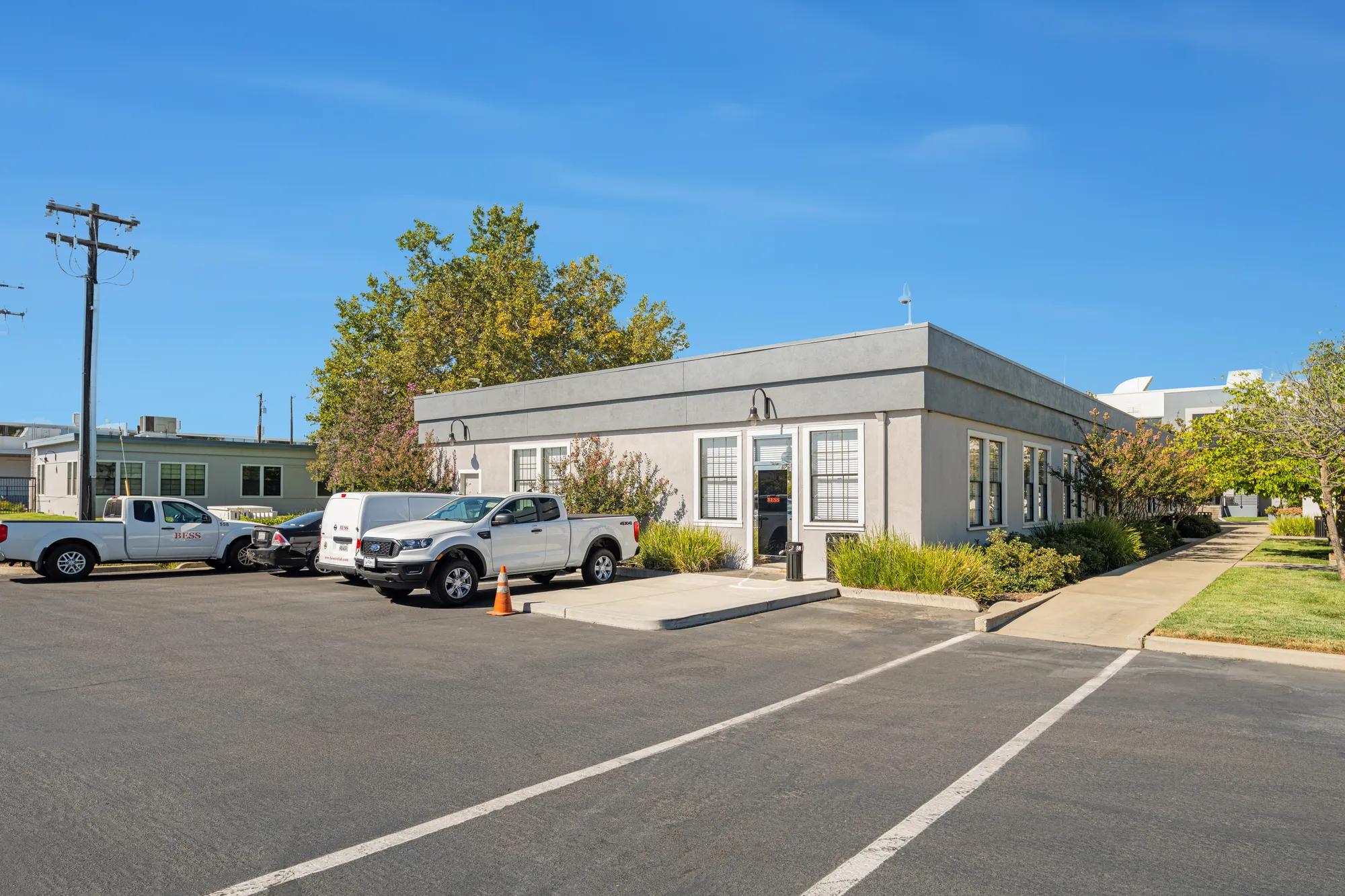 18 Business Park Way, Sacramento, CA 95828, O153