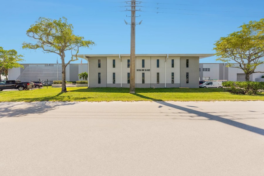 10700 NW 36th Ave, Miami Gardens, FL 33167, 0100