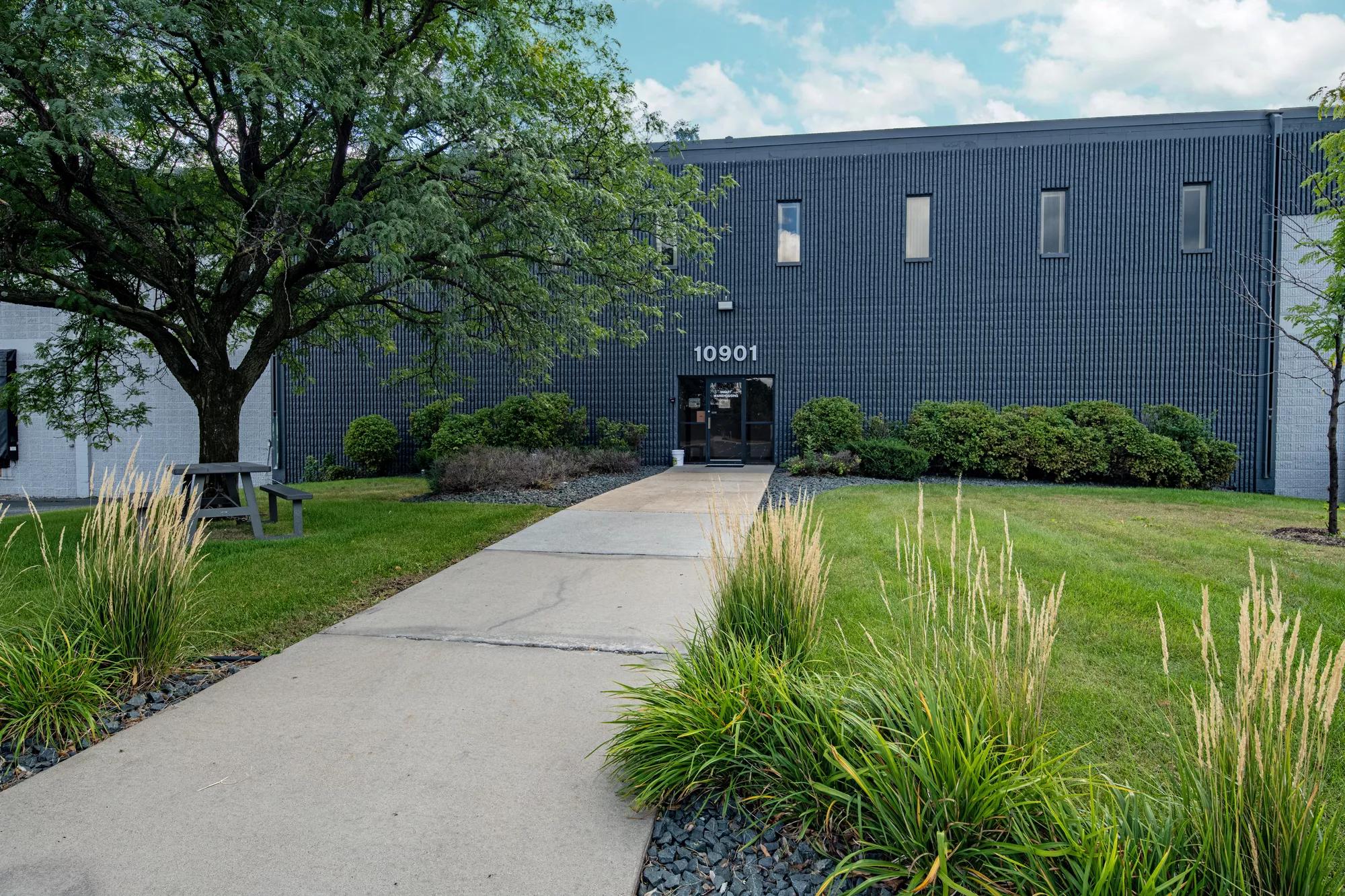 Details of Bloomington, MN 55438 - Industrial Property For Lease