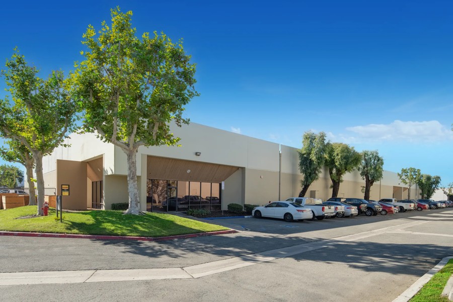 1811 Riverview Dr, San Bernardino, CA 92408, 1