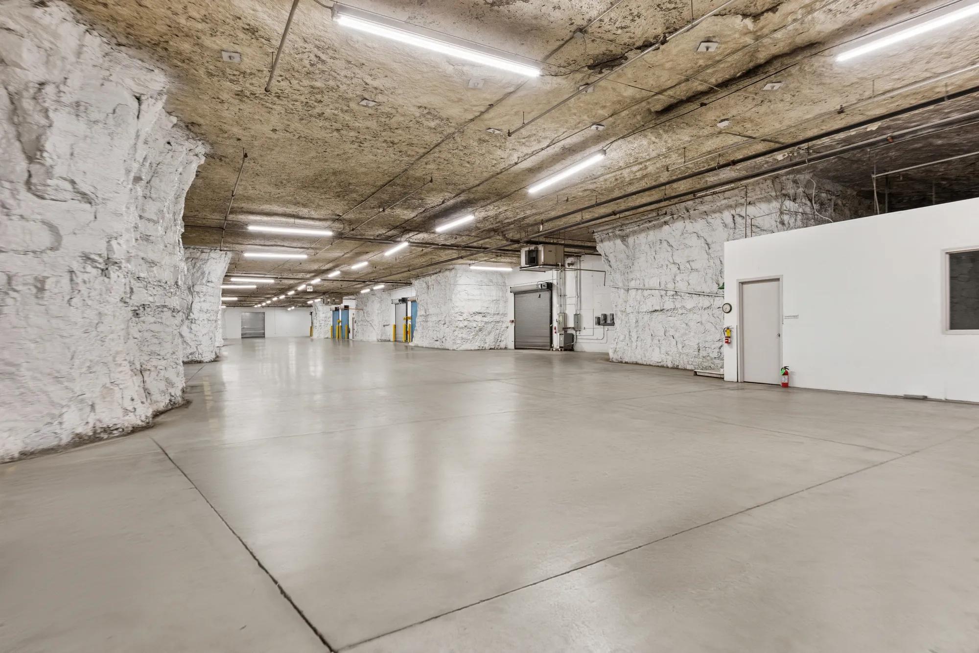Details of Independence, MO 64056 - Industrial Property For Lease