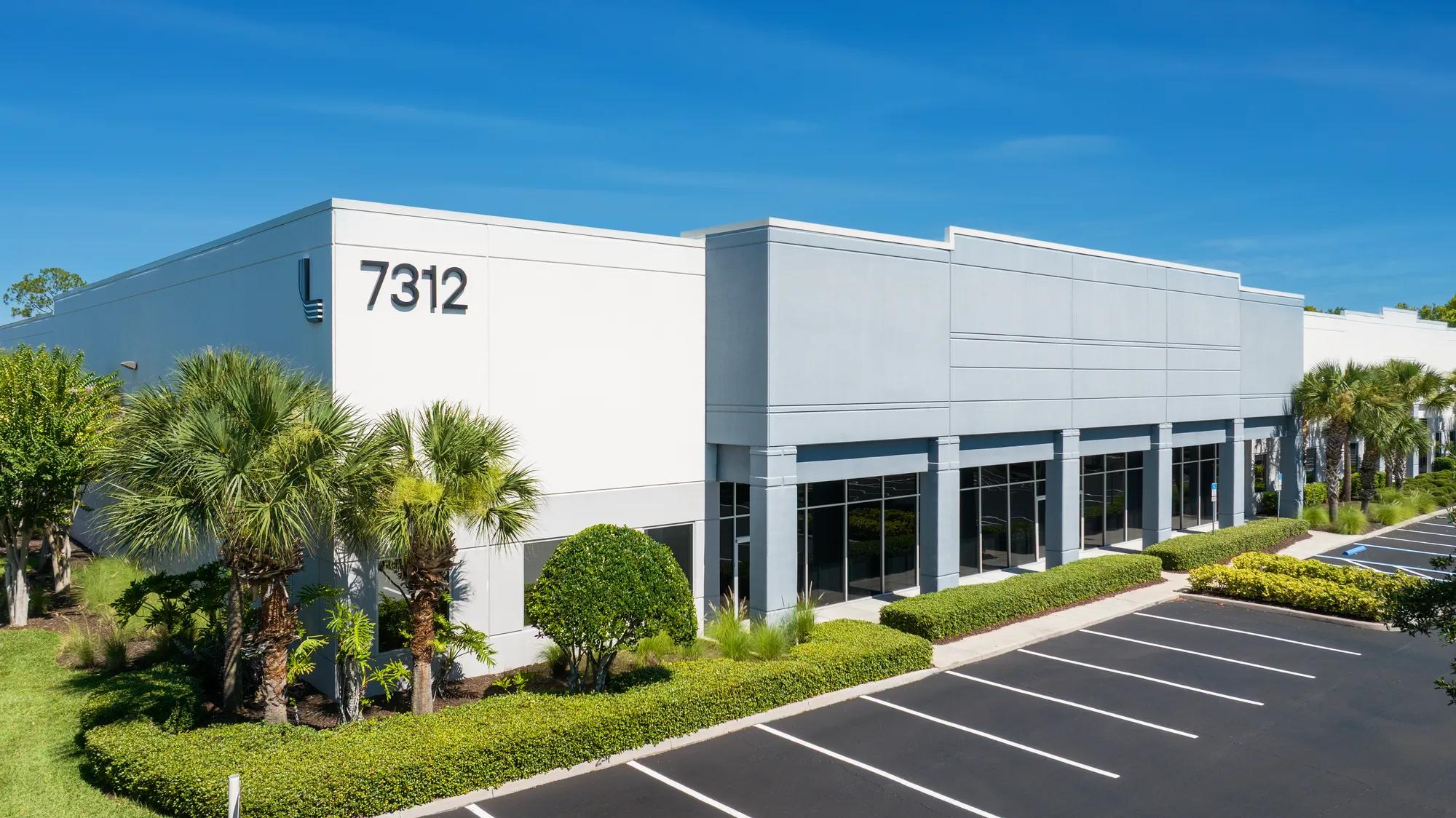 7312 Kingspointe Pkwy, Orlando, FL 32819, 4-100
