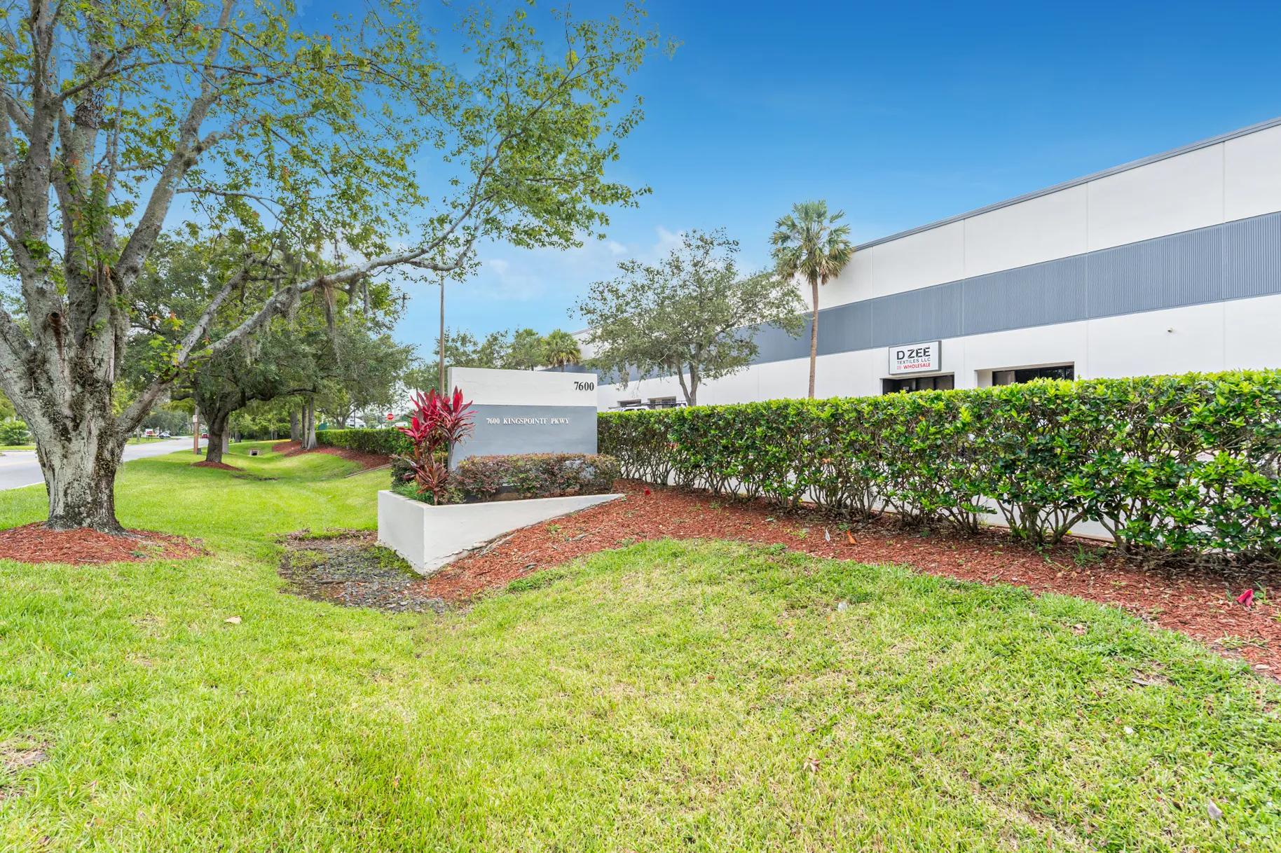 7600 Kingspointe Parkway, Orlando, FL 32819, 00107