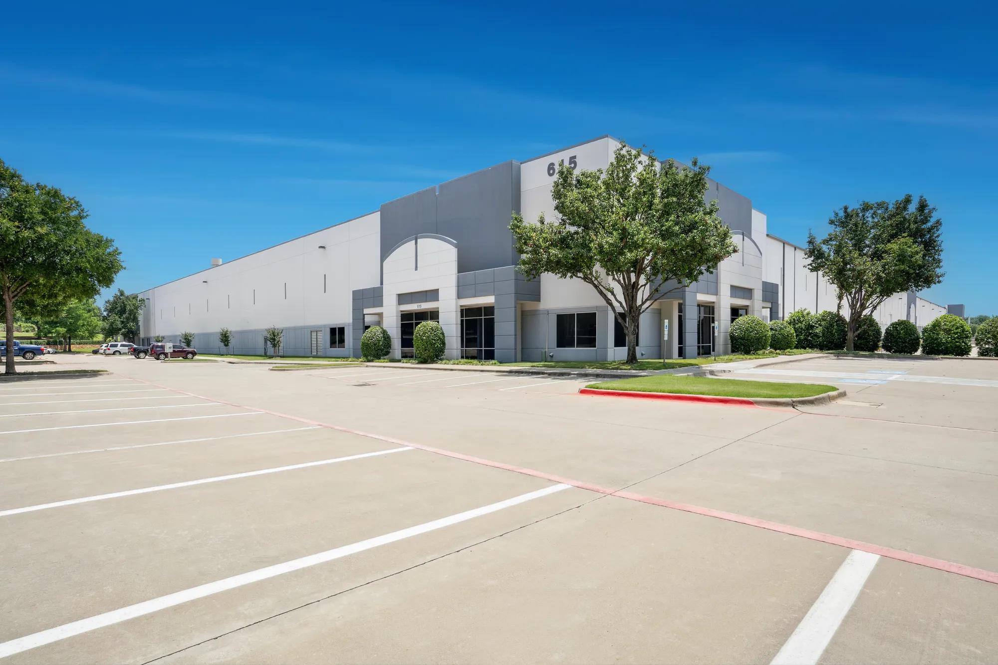 Photo of 615 International Airport Center