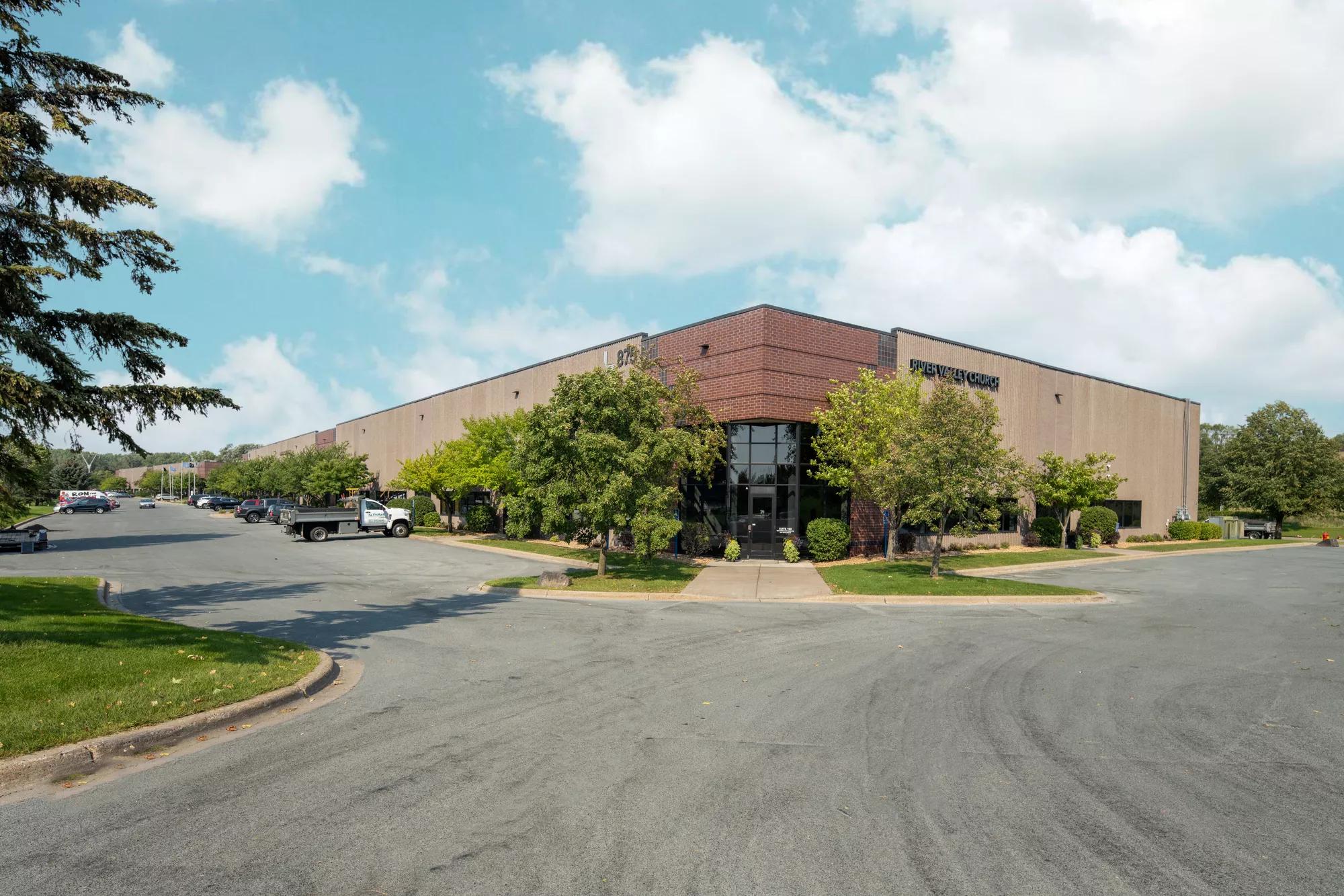 875 Blue Gentian Road, Saint Paul, MN 55121, 400