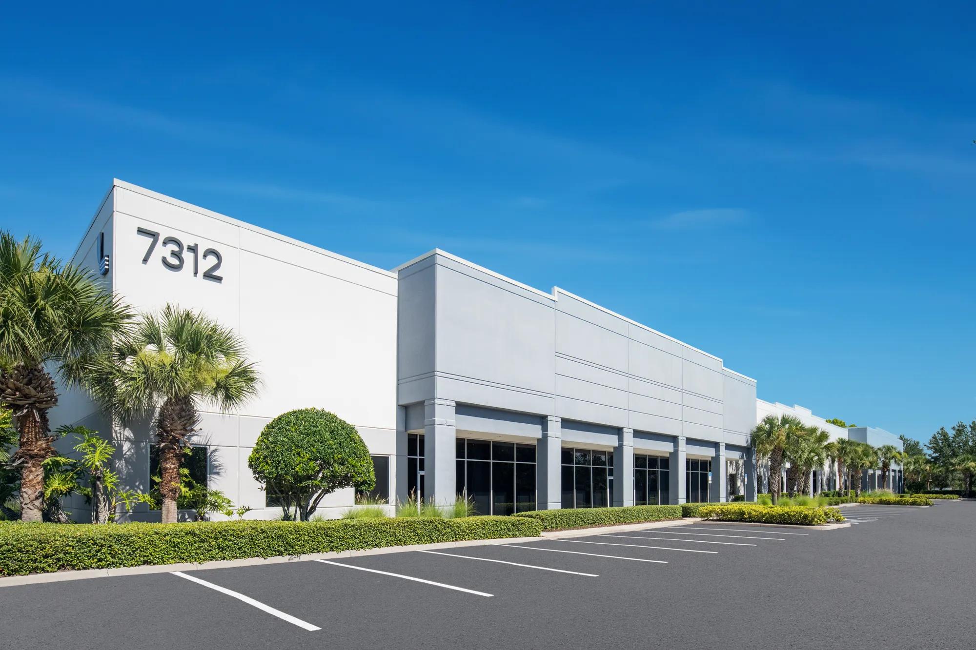 7312 Kingspointe Pkwy, Orlando, FL 32819, 4-100