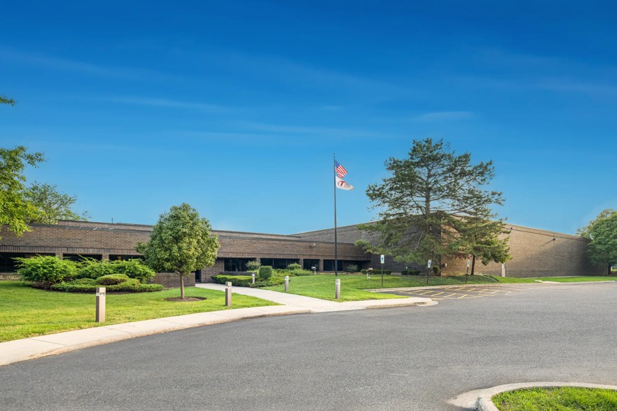 Details of Lincolnshire, IL 60069 - Industrial Property For Lease