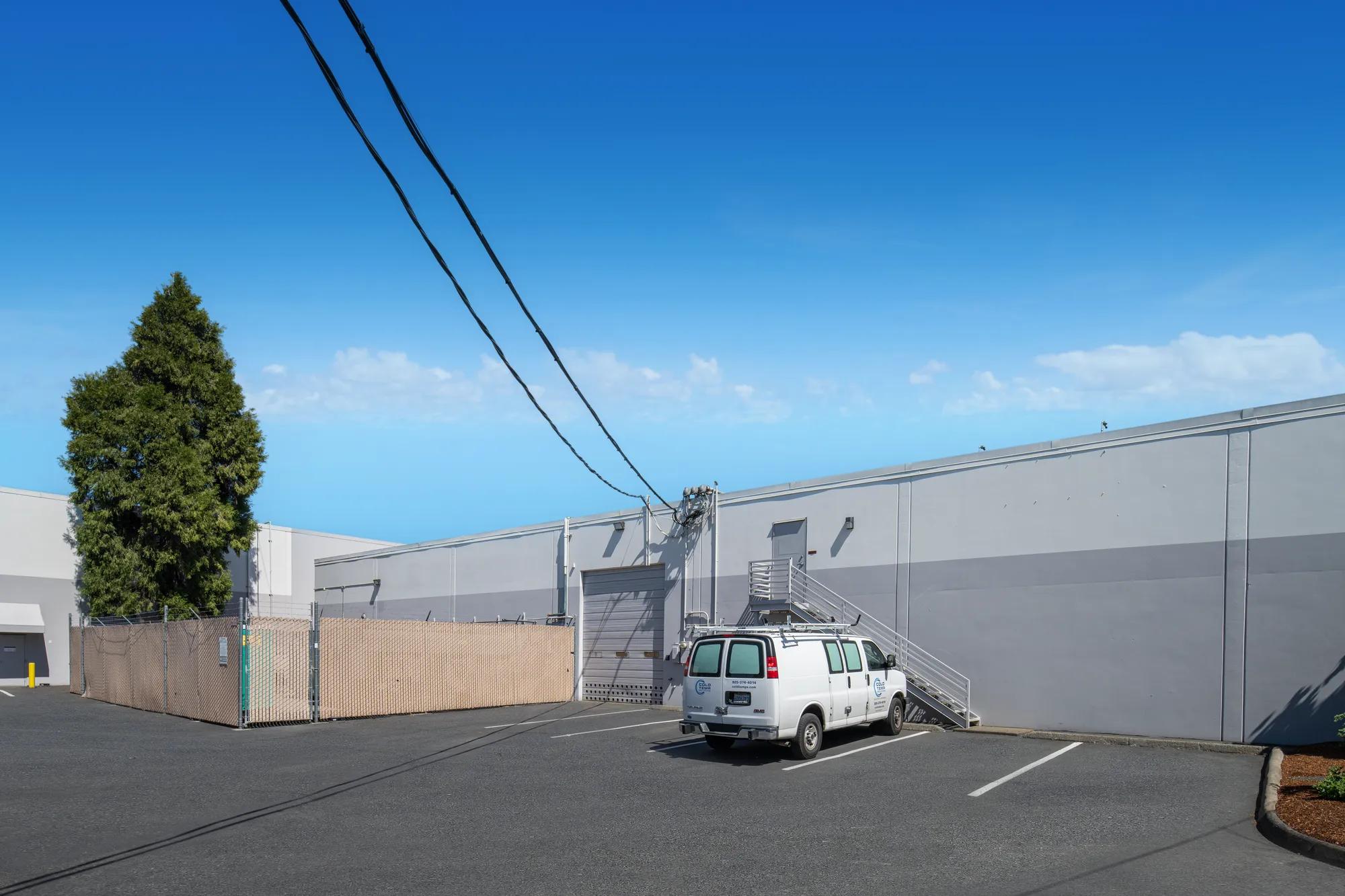 2331 NE Argyle Street, Portland, OR 97211, 00130