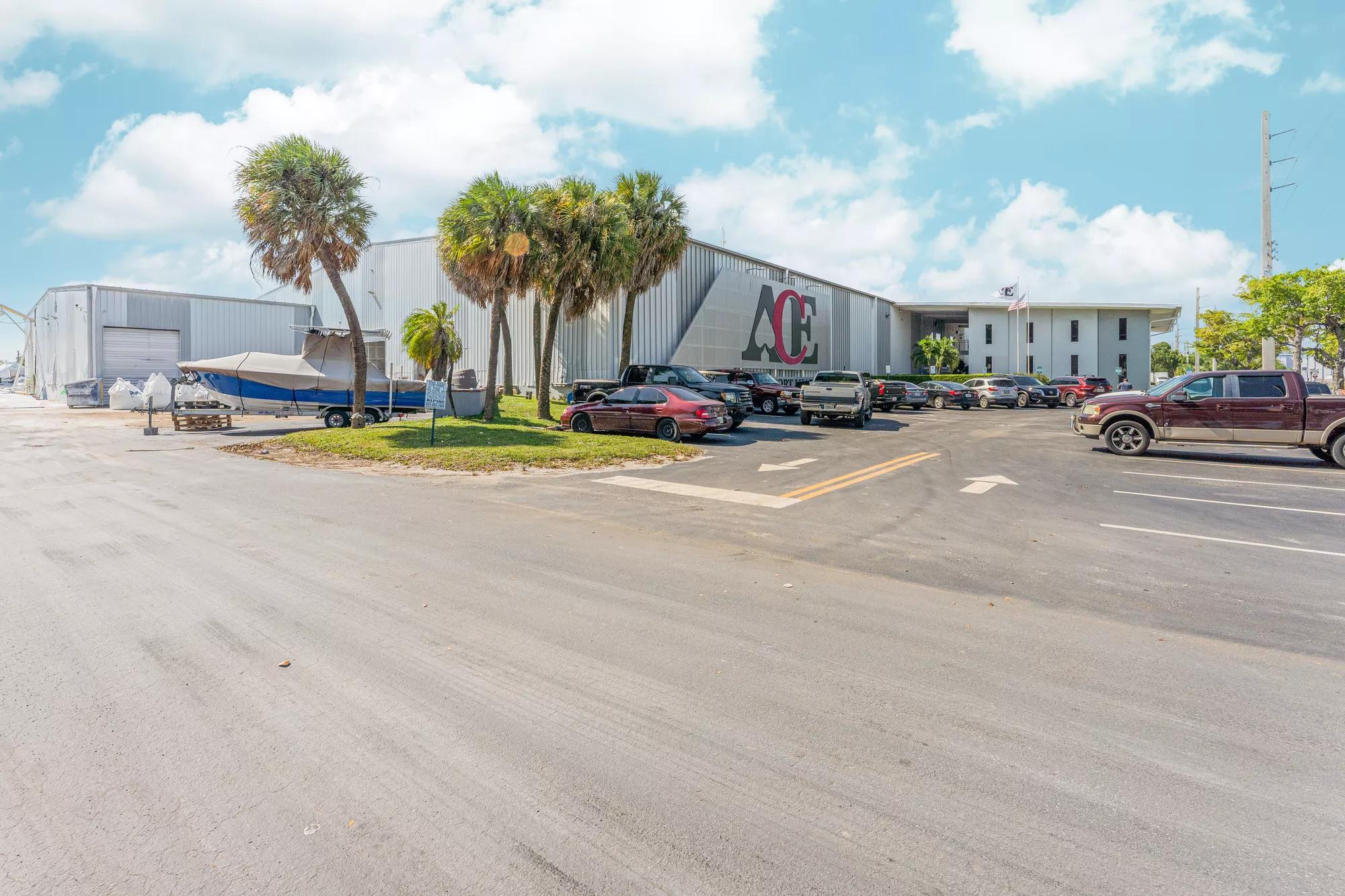 10700 NW 36th Ave, Miami Gardens, FL 33167, 0100