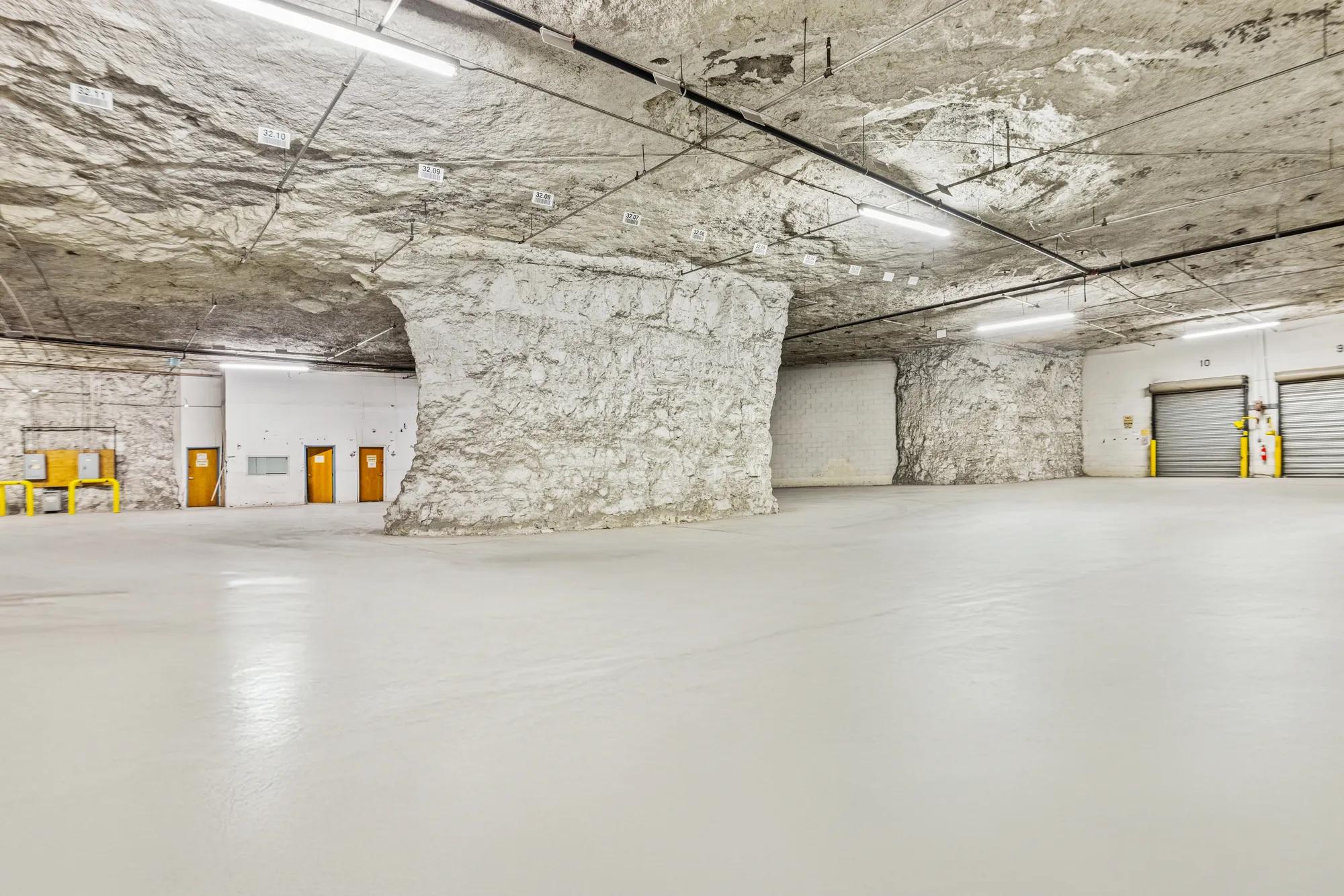 Details of Independence, MO 64056 - Industrial Property For Lease