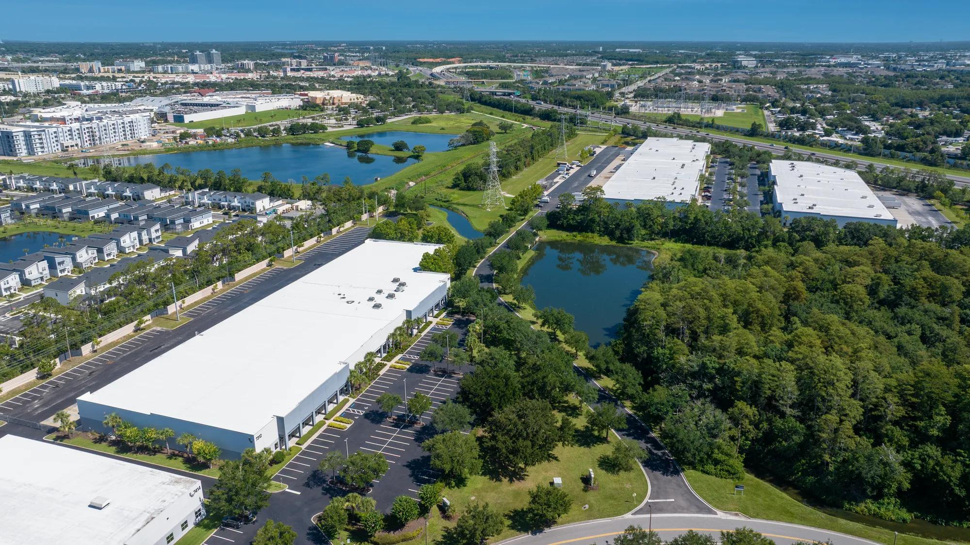 7312 Kingspointe Pkwy, Orlando, FL 32819, 4-100