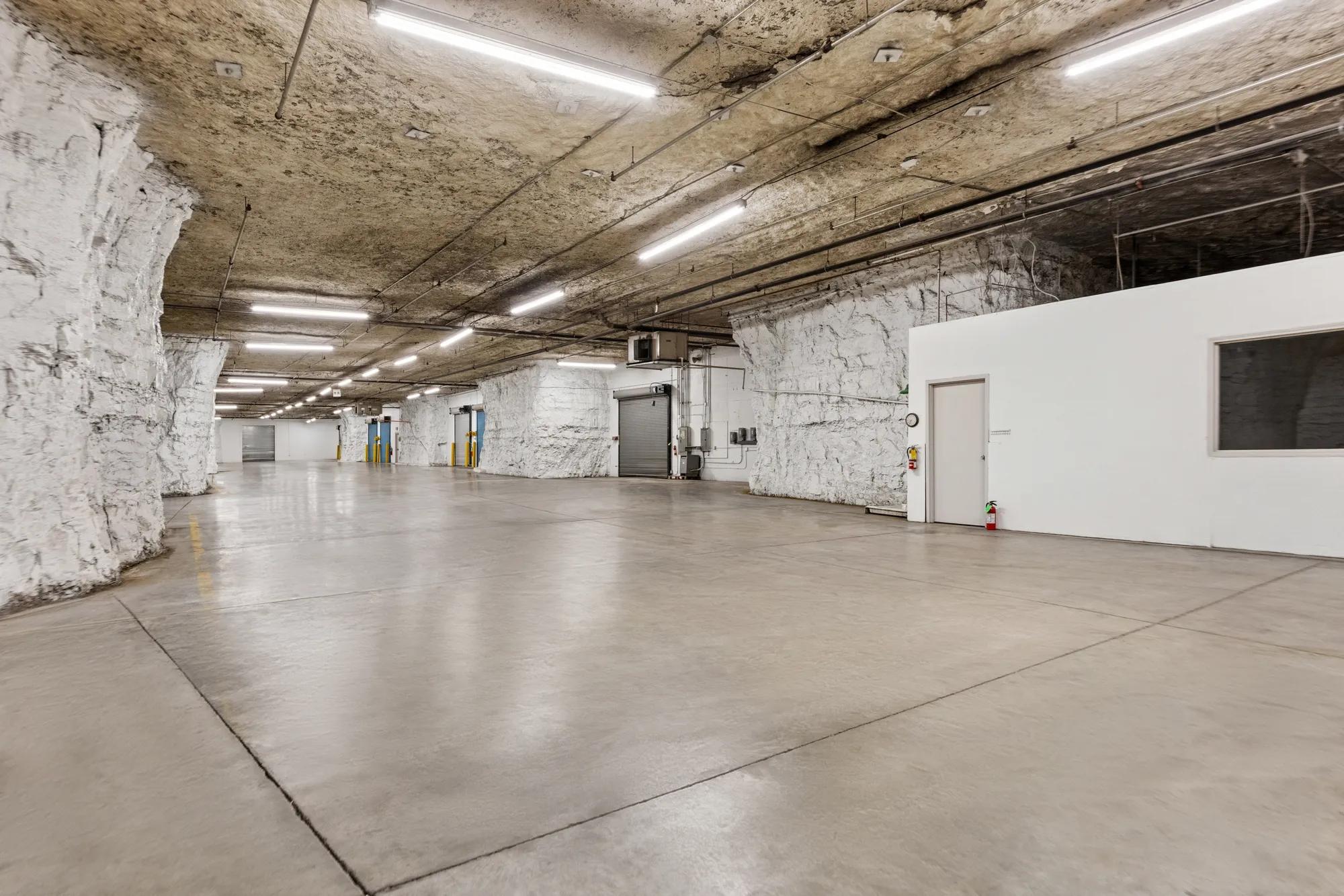 Details of Independence, MO 64056 - Industrial Property For Lease