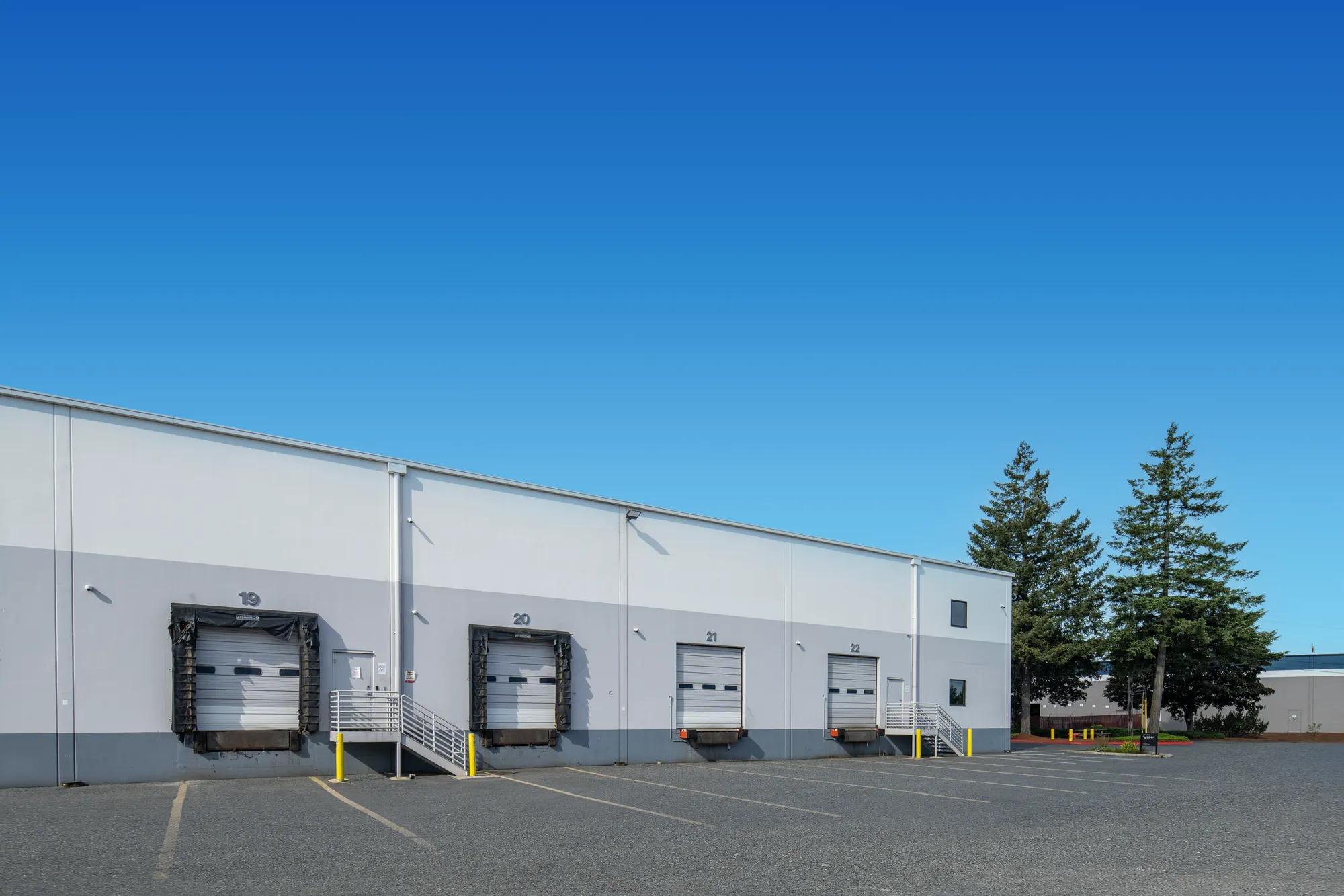 2401 NE Argyle Street, Portland, OR 97211, 00310
