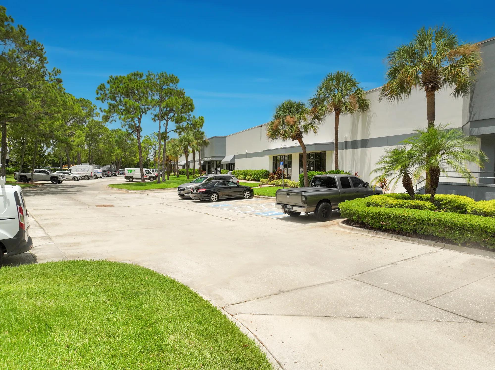 9820-9876 Currie Davis Dr., Tampa, FL 33619, 3-9876-