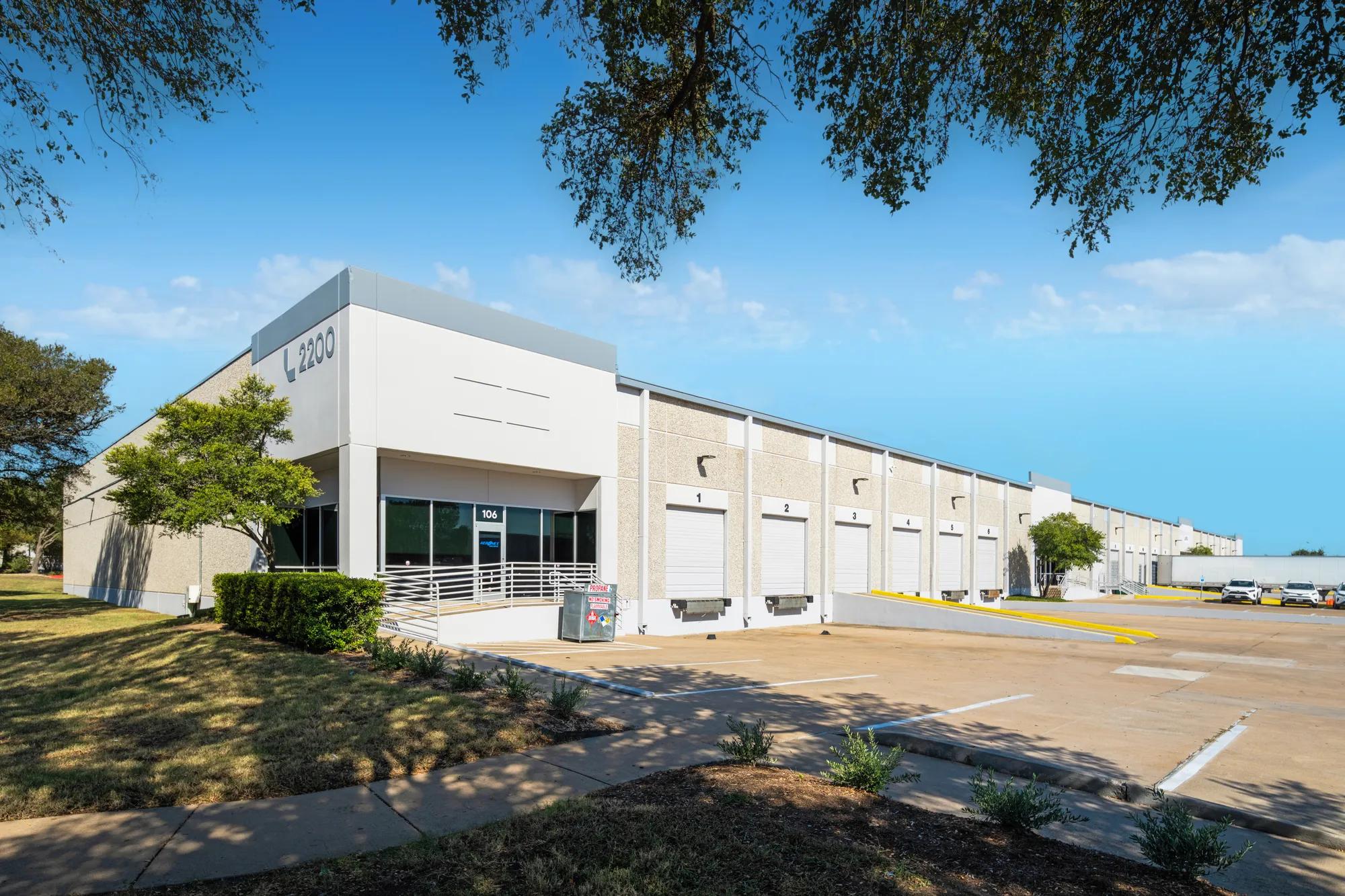 Photo of 2200 Grand Avenue Parkway