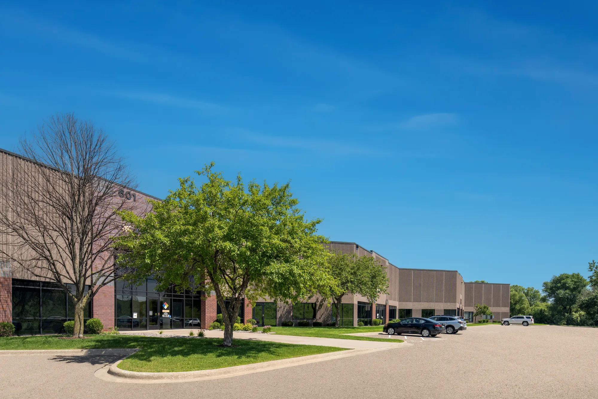 601 Campus Drive, New Brighton, MN 55112, 1200