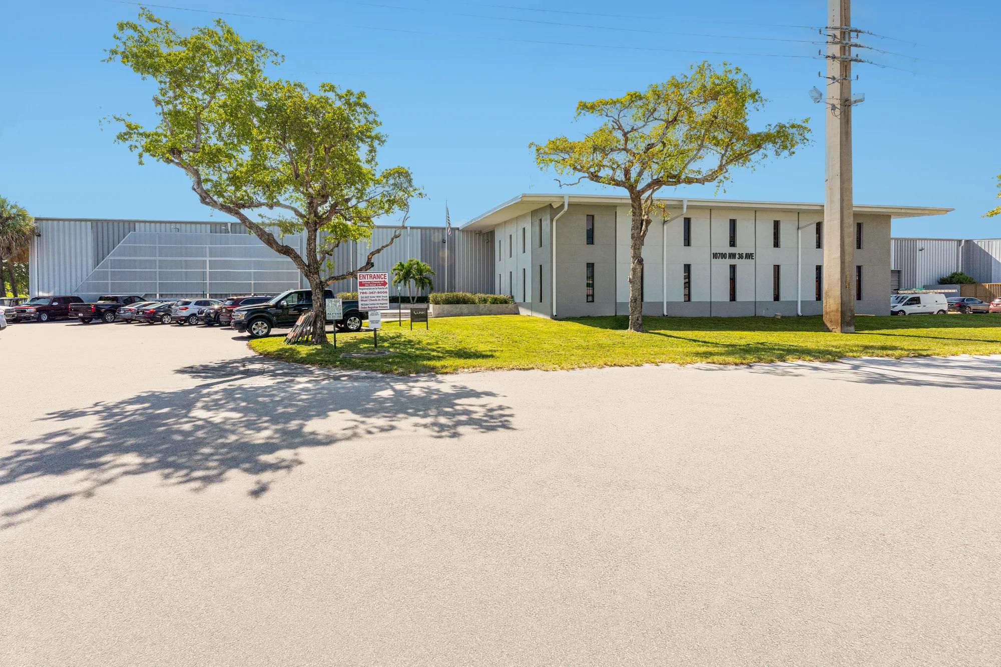 10700 NW 36th Ave, Miami Gardens, FL 33167, 0100