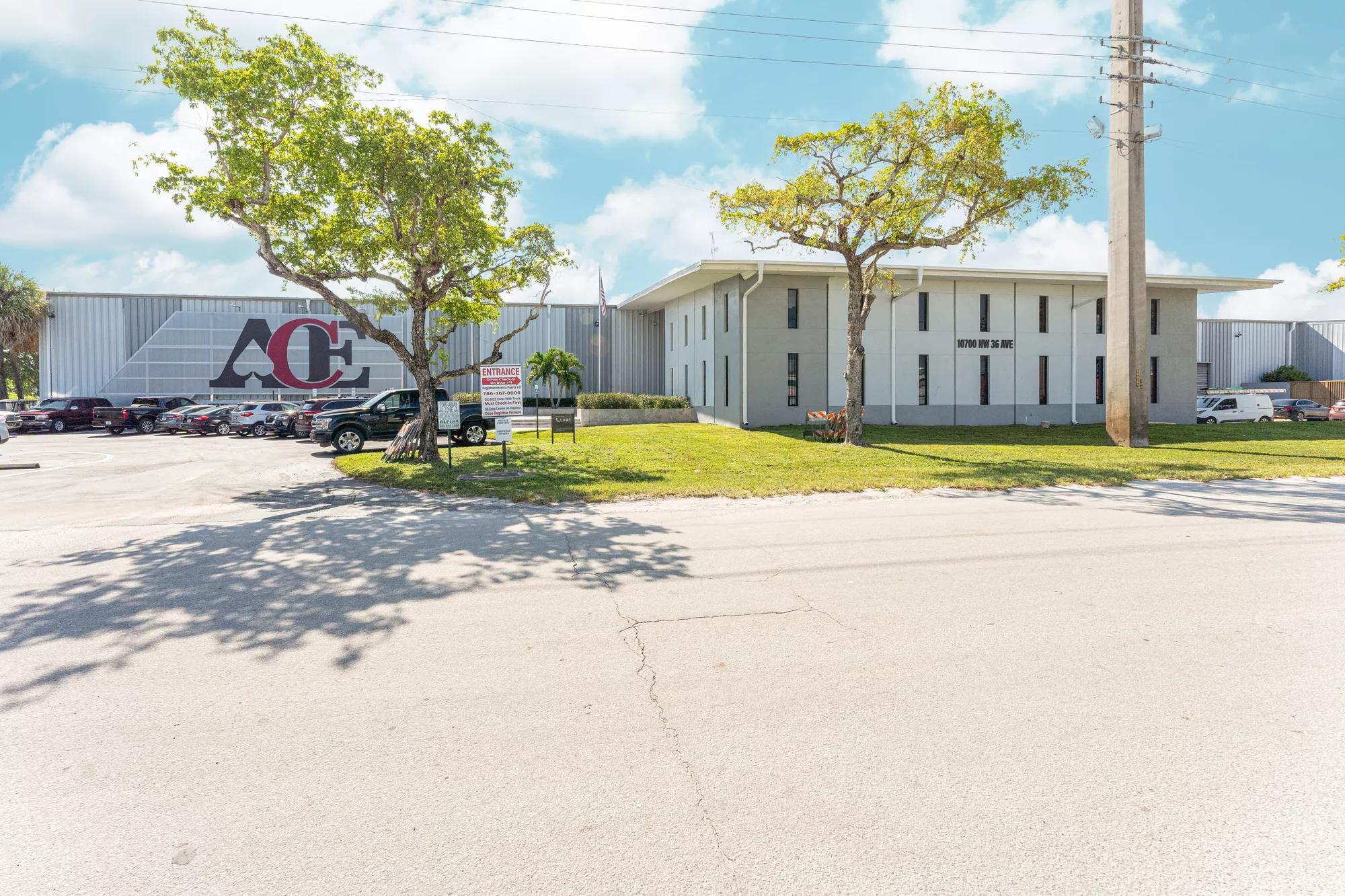 10700 NW 36th Ave, Miami Gardens, FL 33167, 0100