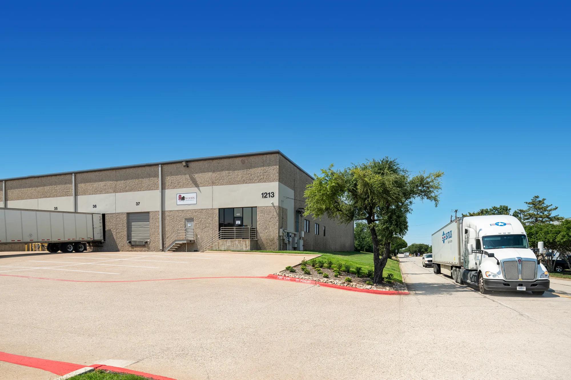 1213 W. Carrier Parkway, Grand Prairie, TX 75050, 00412