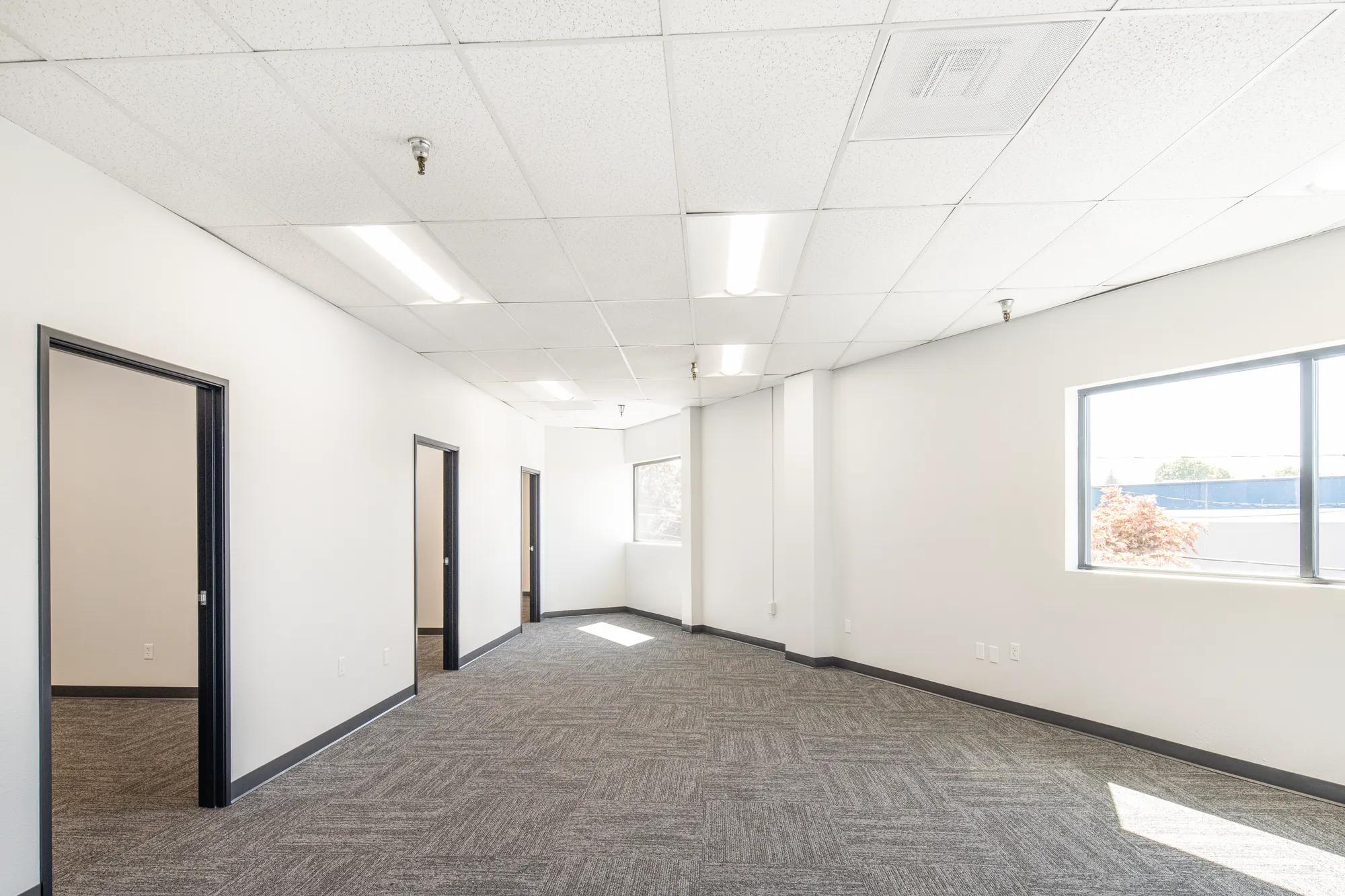 2401 NE Argyle Street, Portland, OR 97211, 00310