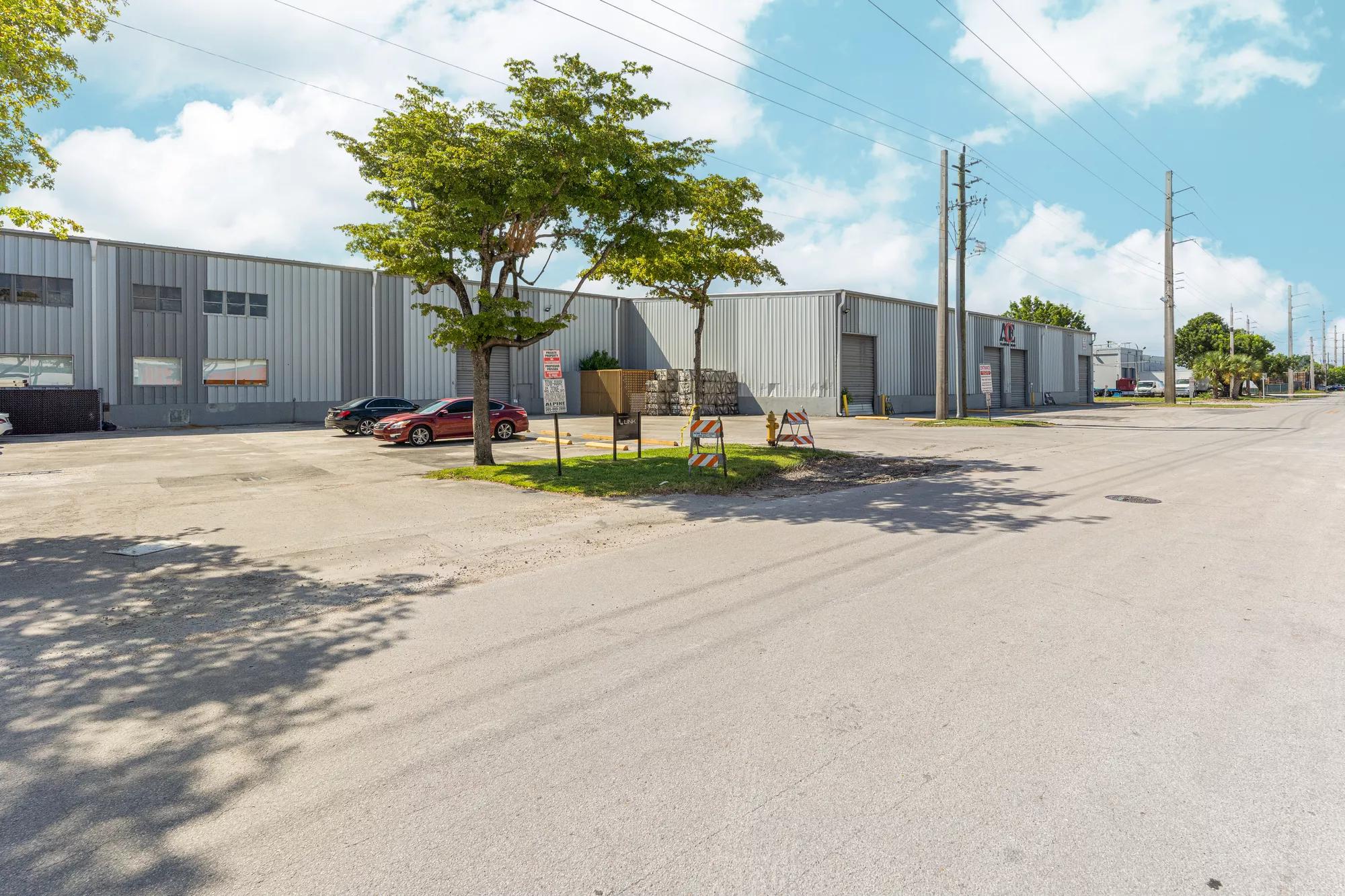 10700 NW 36th Ave, Miami Gardens, FL 33167, 0100
