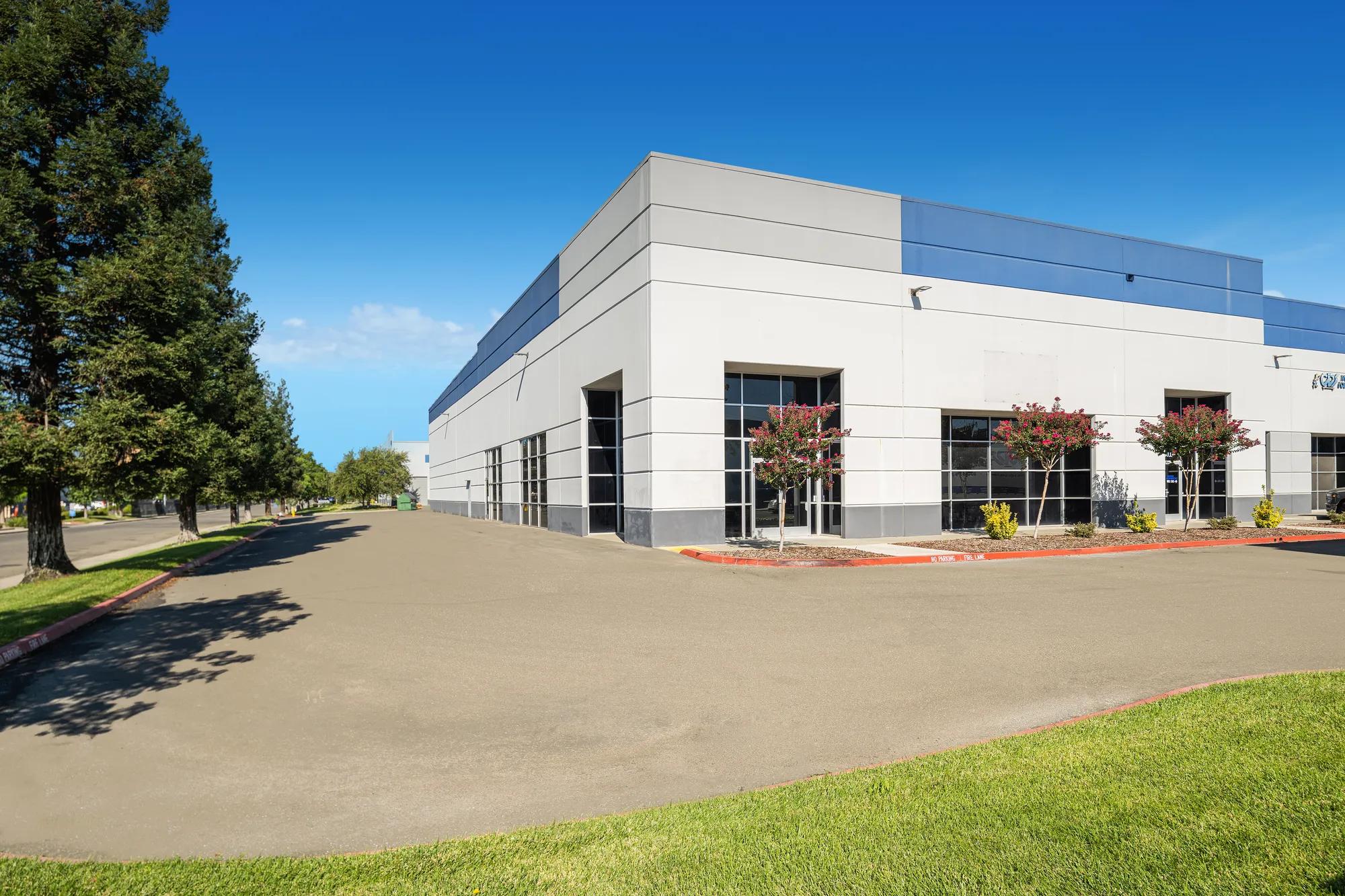 925 National Dr, Sacramento, CA 95834, 00107
