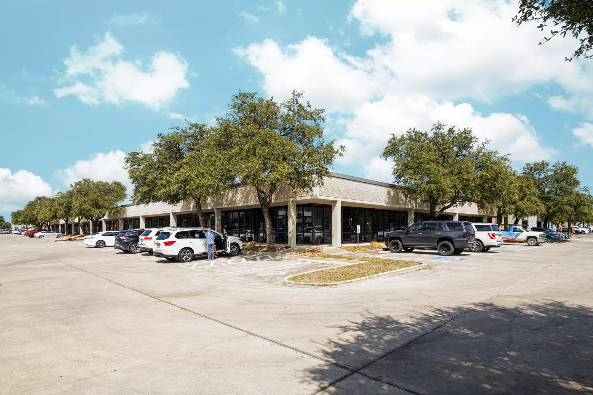 Photo of 9901 Broadway Street