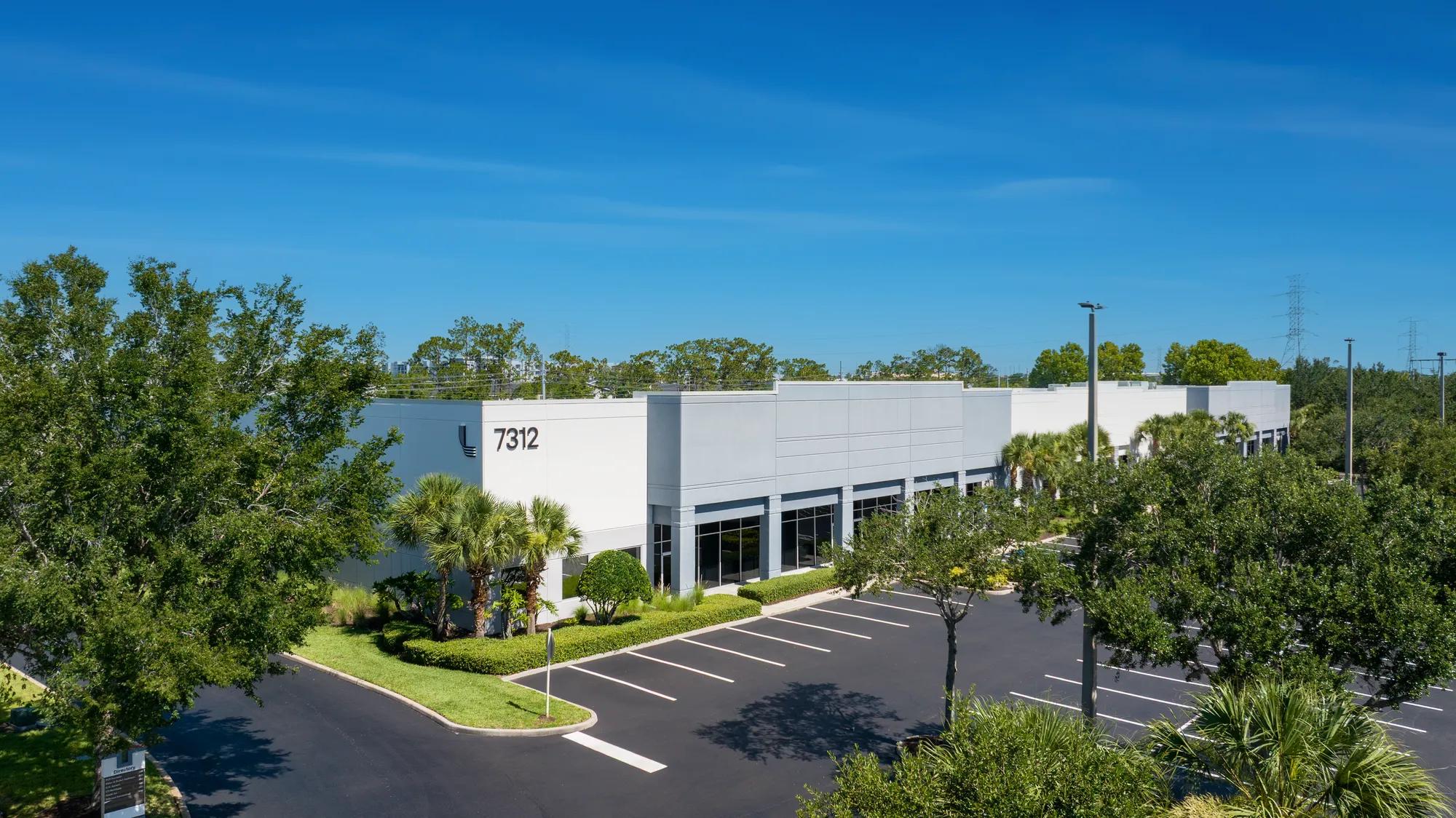 7312 Kingspointe Pkwy, Orlando, FL 32819, 4-100