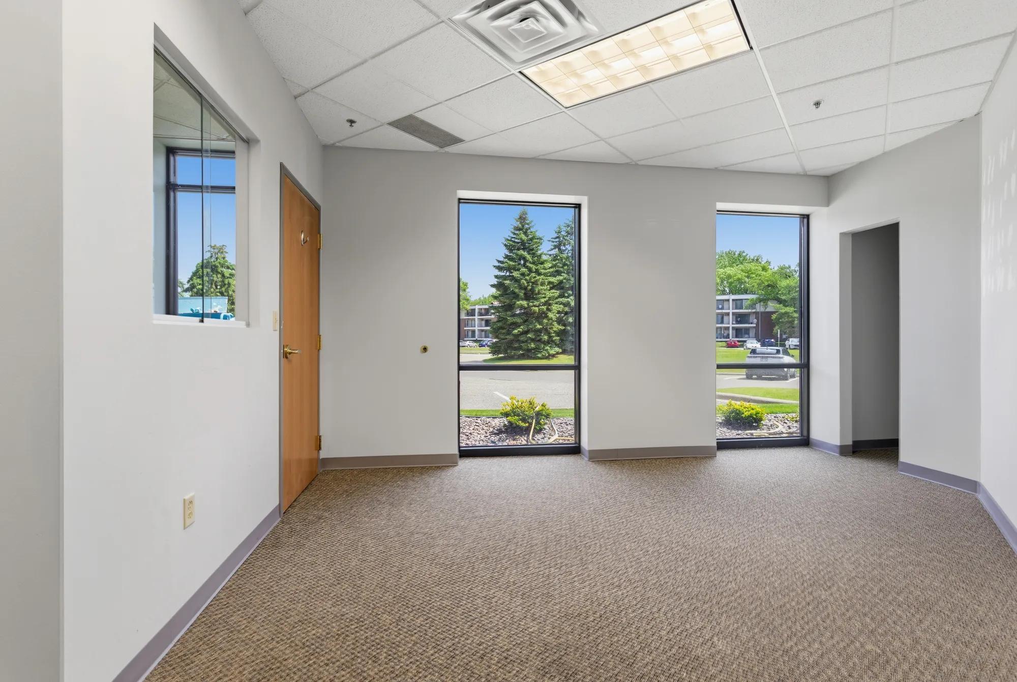 1800 East Cliff Road, Burnsville, MN 55337, 015