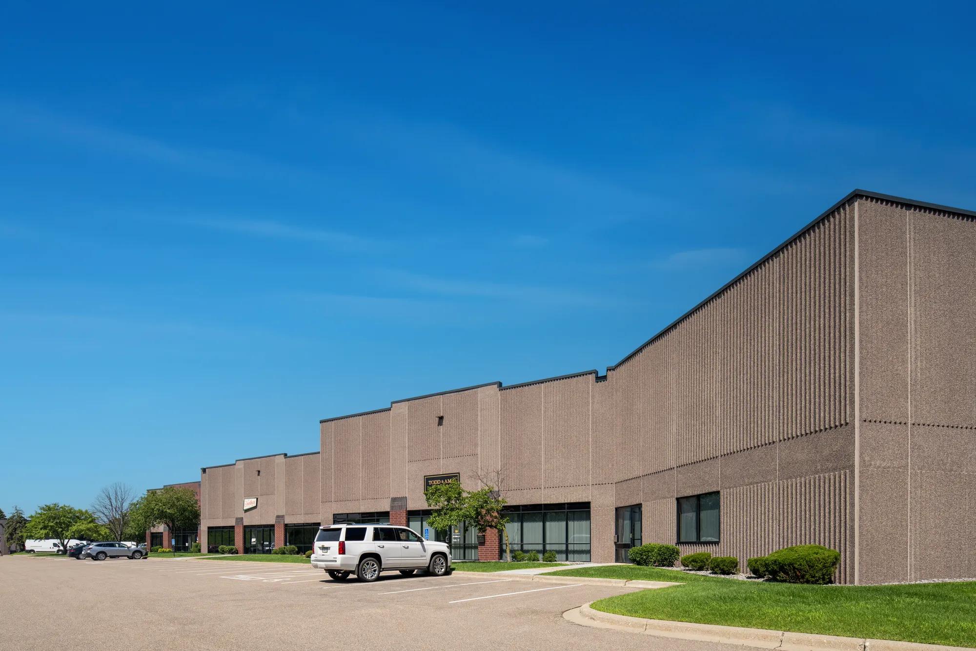601 Campus Drive, New Brighton, MN 55112, 1200