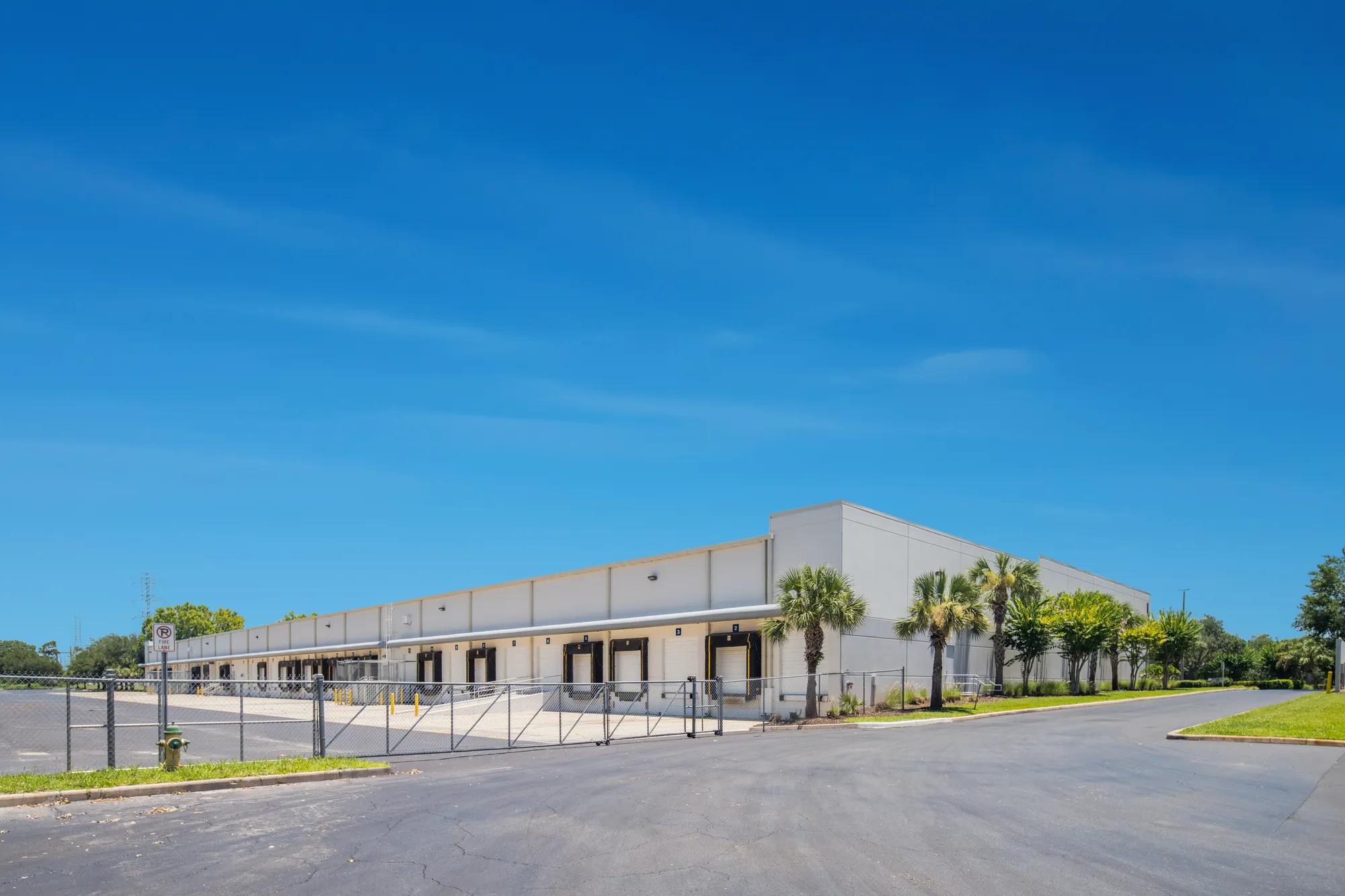 7312 Kingspointe Pkwy, Orlando, FL 32819, 4-100