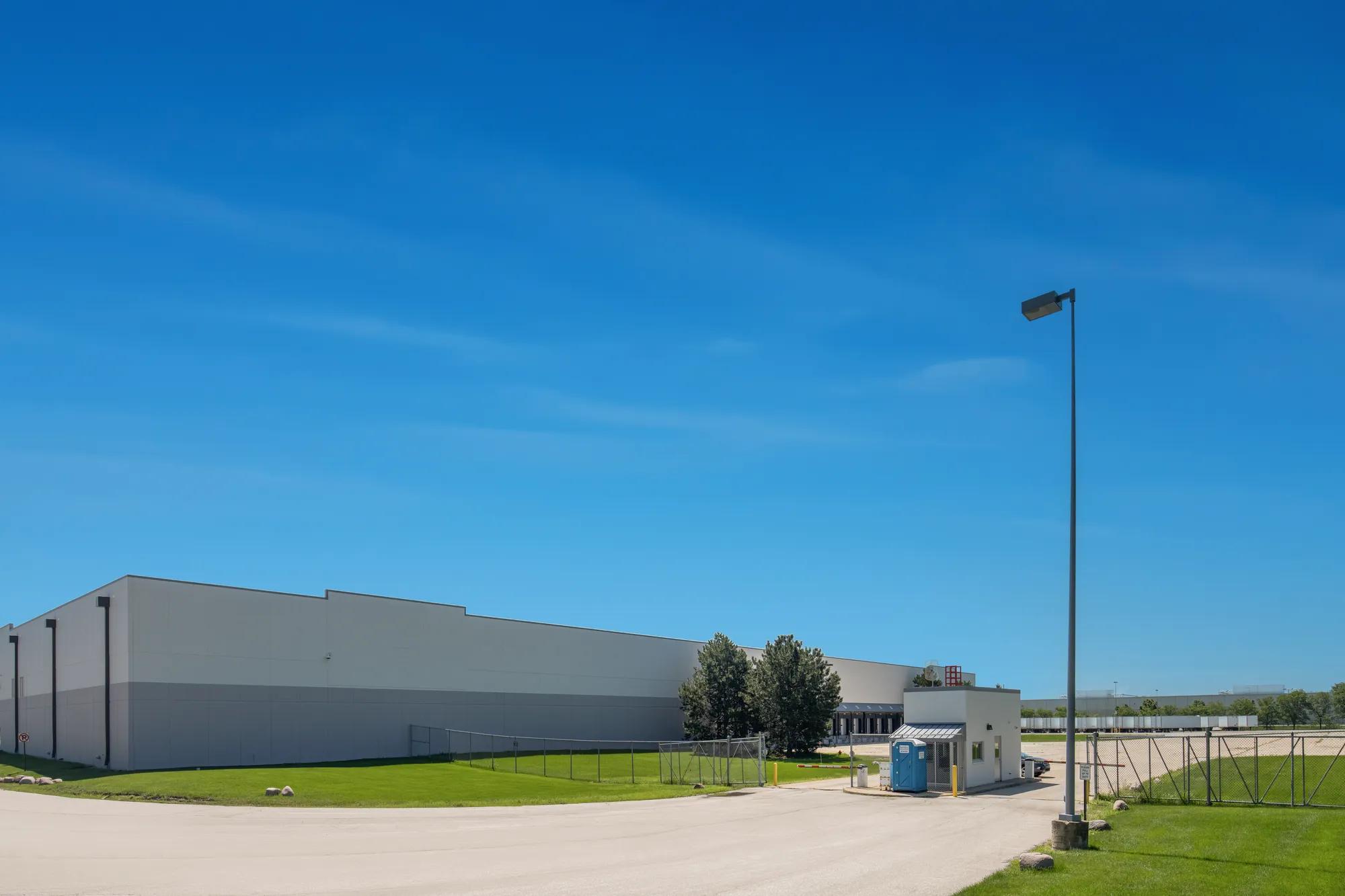 2380 Sullivan Rd, Aurora, IL 60506, 00100