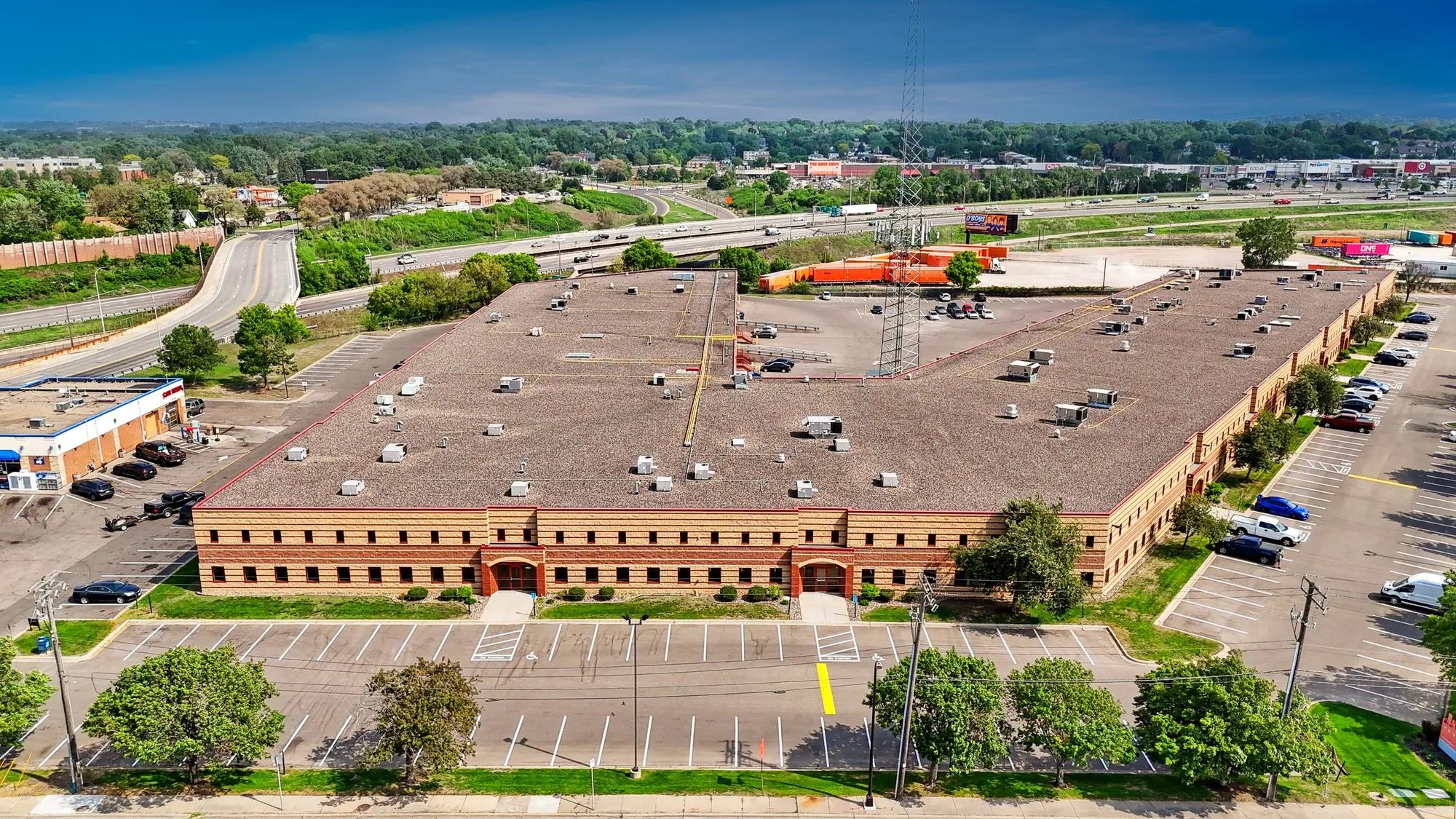 Photo of 1701 Broadway St N E - Skyline