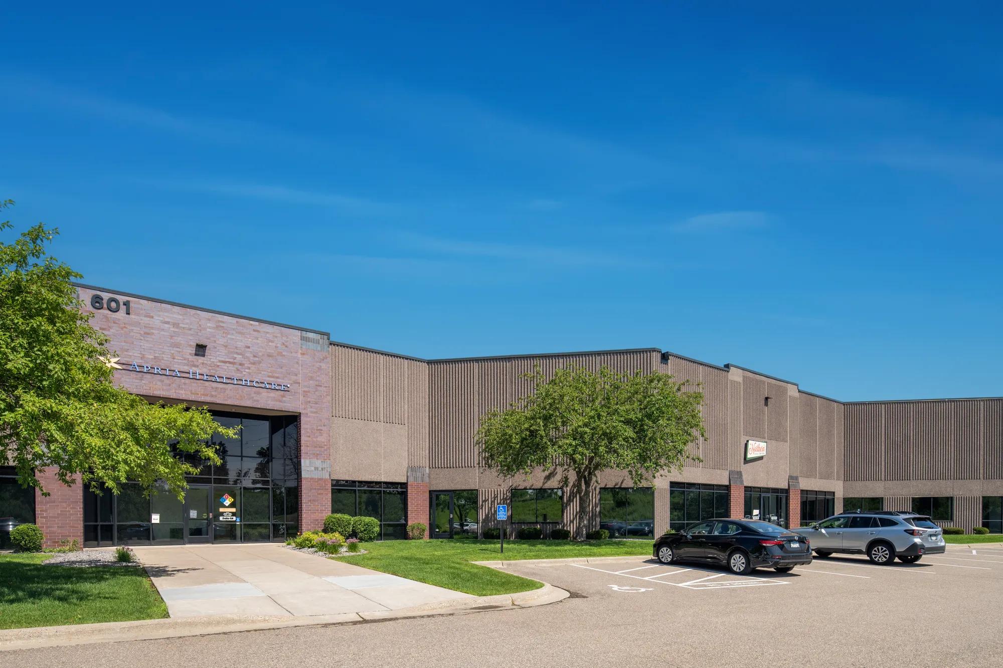 601 Campus Drive, New Brighton, MN 55112, 1200