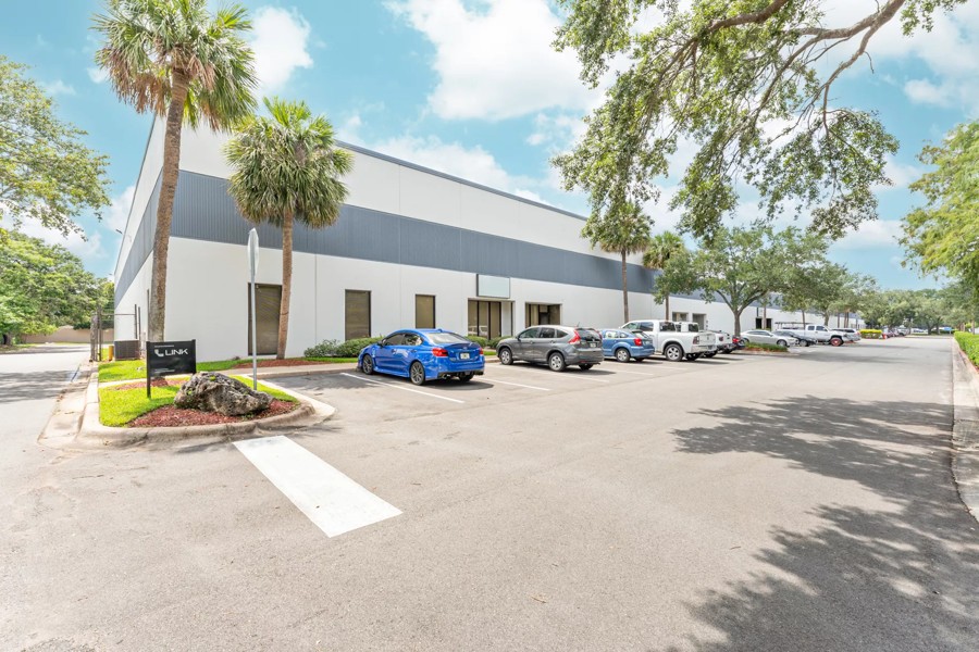 Details of 7600 Kingspointe Parkway, Orlando, FL 32819 - Industrial Property For Lease